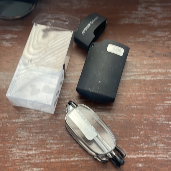 Foster Grant Microvision folding reader NWT IOB with case. Black and silver - Picture 5 of 12